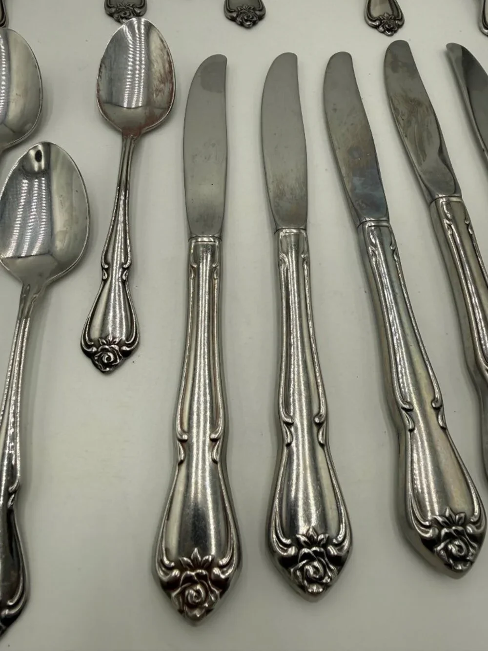 Vintage Rogers Oneida Arbor Rose Flatware 27 Pcs Forks Spoons Knives Silverware